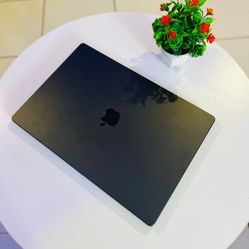 MacBook Pro 16 pouces – Apple M4 ( 512Go  24Ram ) 3