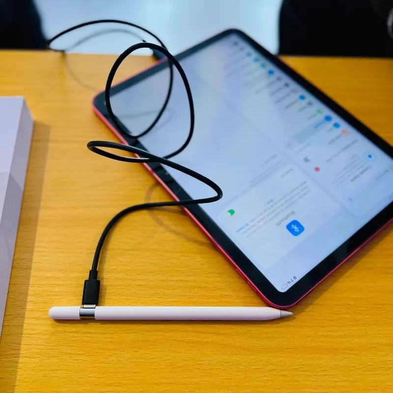 Apple Pencil (USB-C) – Stylet Officiel Apple 3
