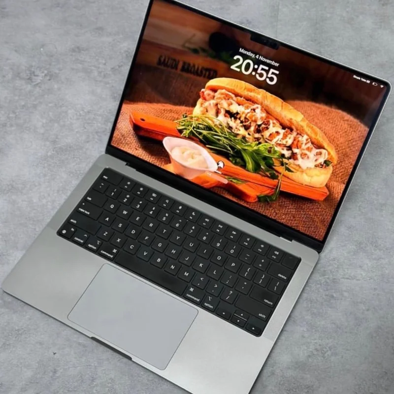 MacBook Pro 14 pouces – Apple M2 Pro | 16 Go RAM | SSD 512 Go 4