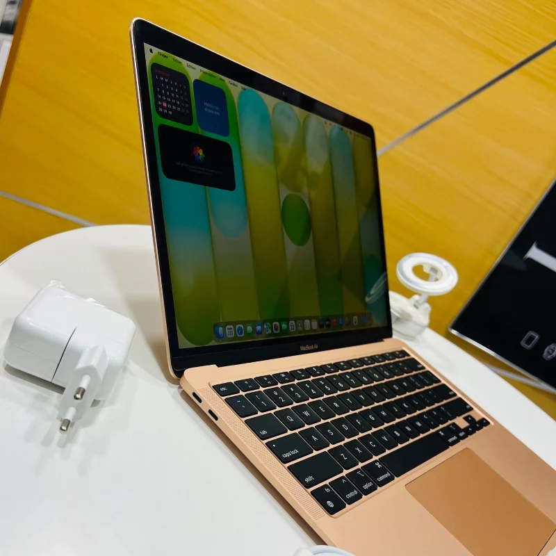 APPLE MACBOOK AIR M1 13" - 256Go 8ram  2