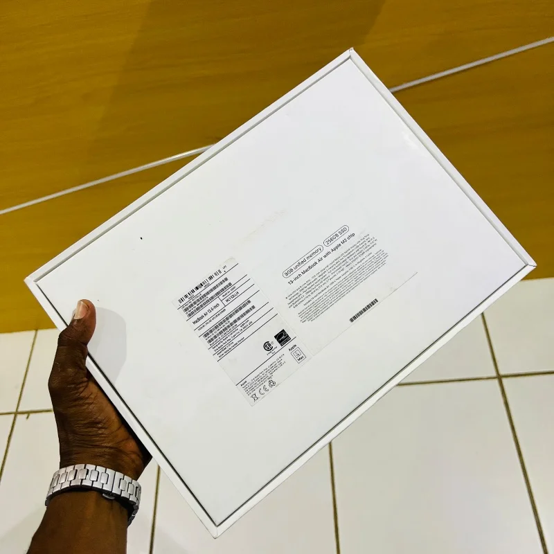Apple MacBook Air M2 13” – 256Go 8Ram  4