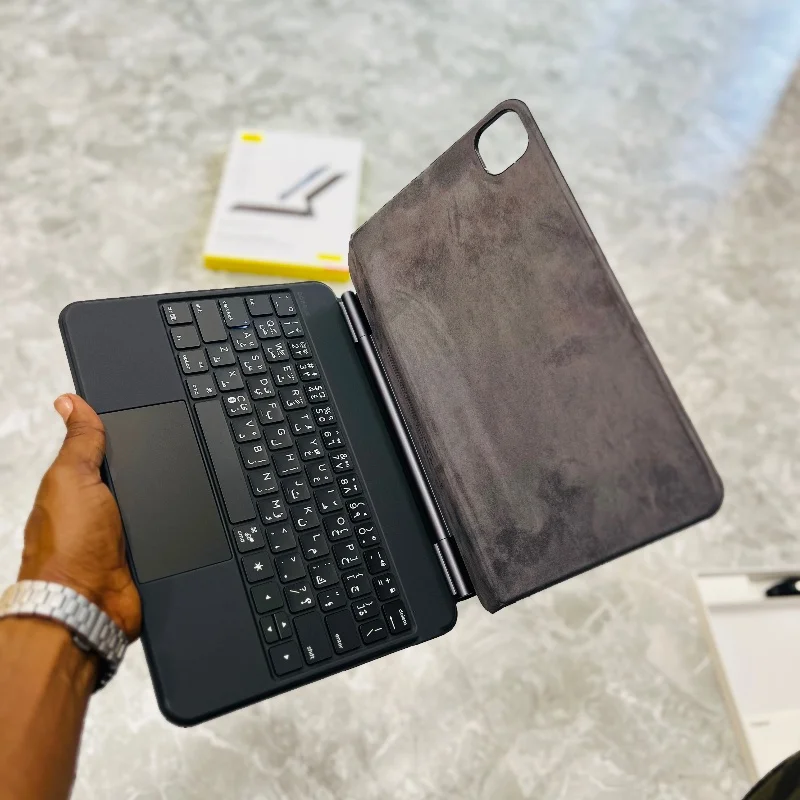 Étui-Clavier pour iPad Pro 11” 6