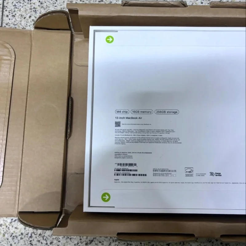 Apple MacBook Air M4 13” – 256Go 16Ram  2