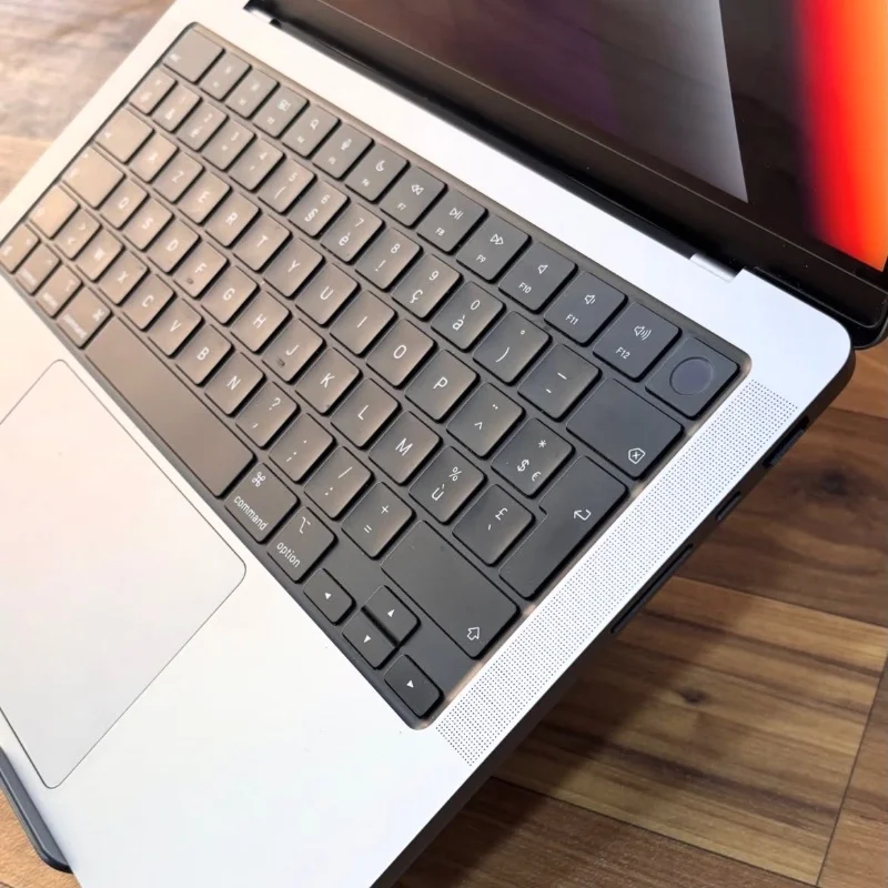 Apple MacBook Pro M1 (16")- 2To 32Ram  4