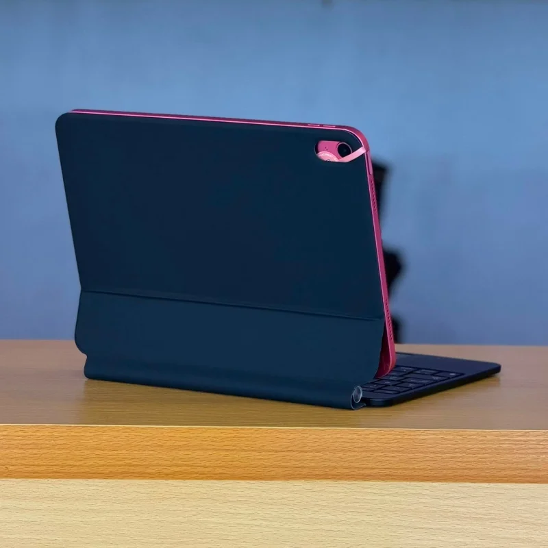 Étui Clavier Magnétique Rétroéclairé pour iPad 10e Génération (10,9”) 3