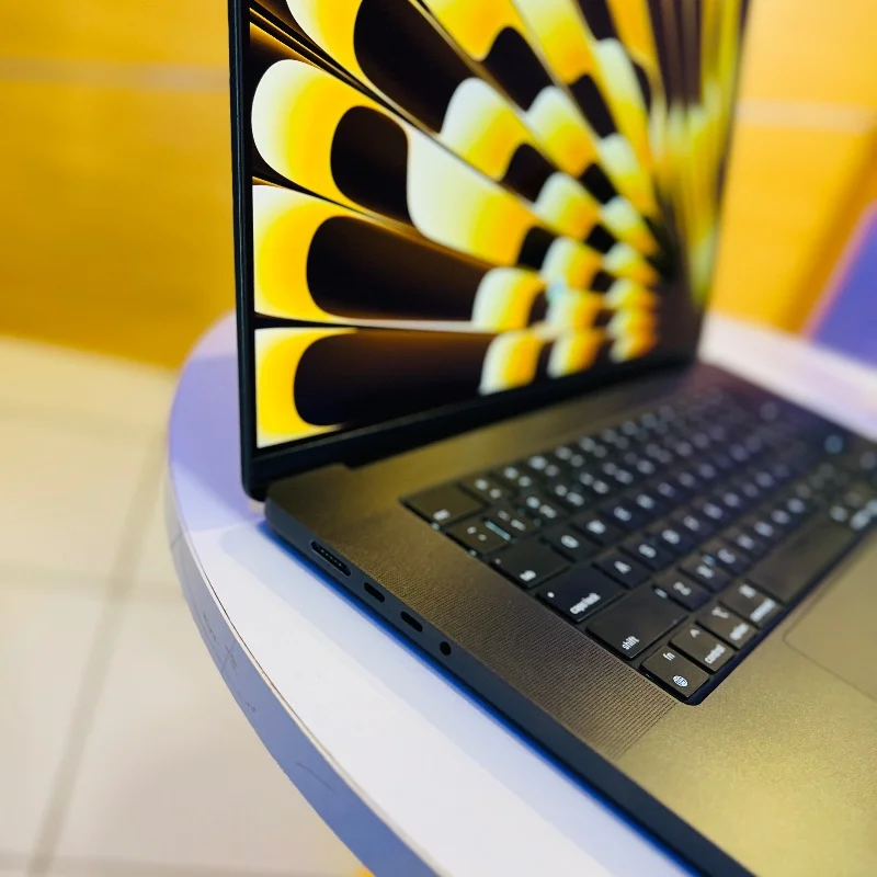 MacBook Pro 16 pouces – Apple M4 ( 512Go  24Ram ) 6