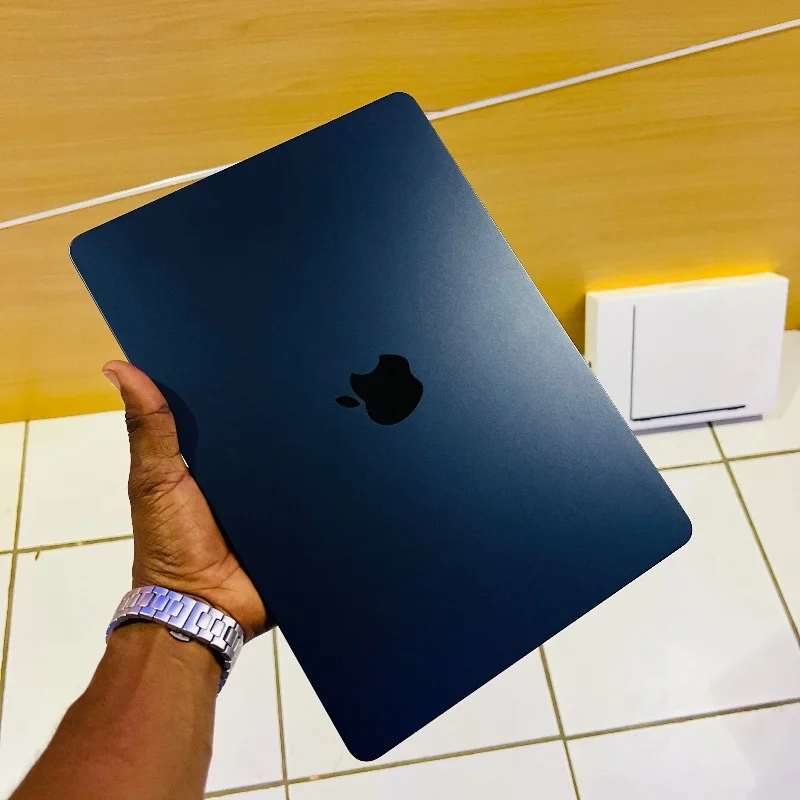 Apple MacBook Air M2 13” – 256Go 8Ram  3
