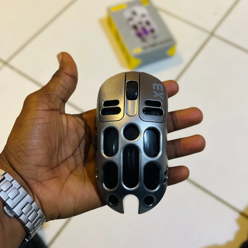 T-WOLF X3 – Souris Gaming Tri-Mode Ultra-Légère 2