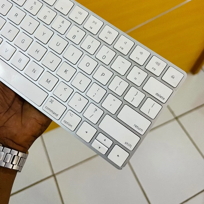 Apple Magic Keyboard – Clavier Sans Fil Bluetooth 4