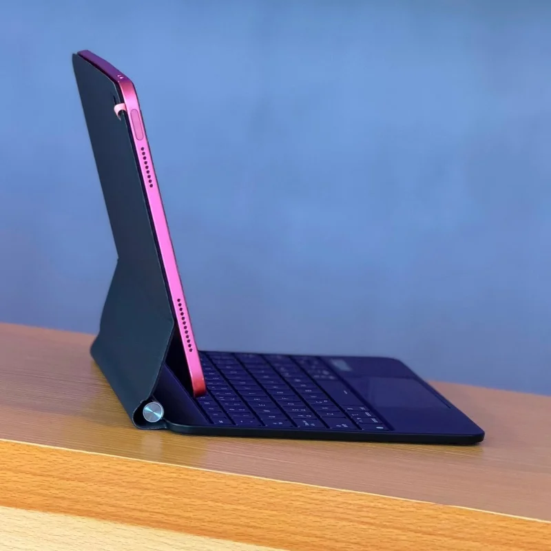 Étui Clavier Magnétique Rétroéclairé pour iPad 10e Génération (10,9”) 4