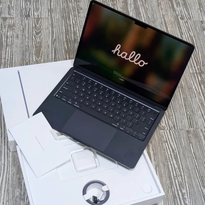 Apple MacBook Air M4 13” – 256Go 16Ram  4