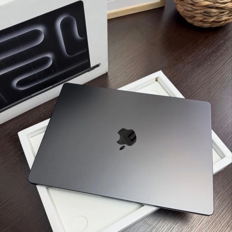 MacBook Pro 14 pouces M3 – 512Go 18Ram  — photo 1