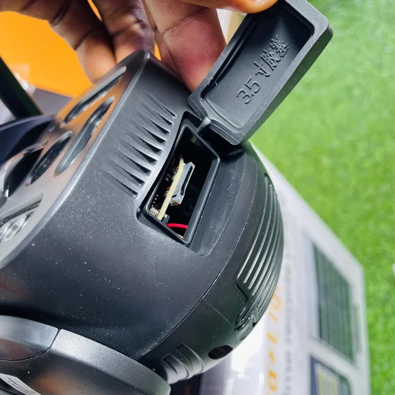 Caméra de Surveillance Solaire AI 2-en-1 avec Éclairage LED 4
