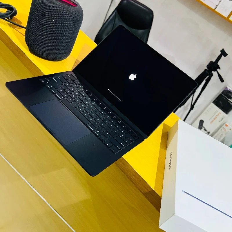 Apple MacBook Air M2 13” – 256Go 8Ram  6
