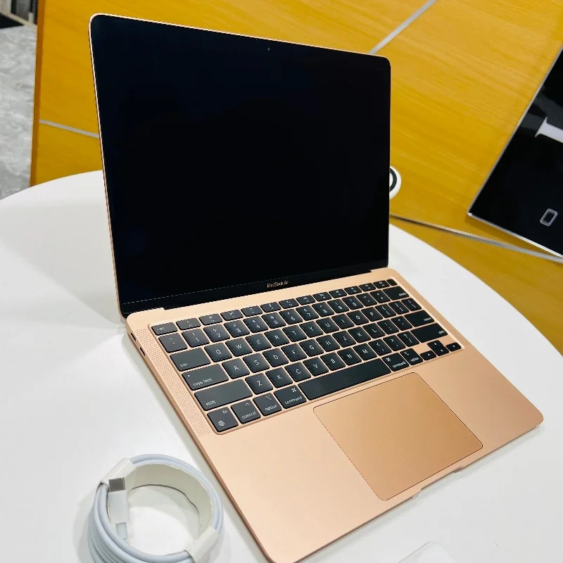 APPLE MACBOOK AIR M1 13" - 256Go 8ram  5