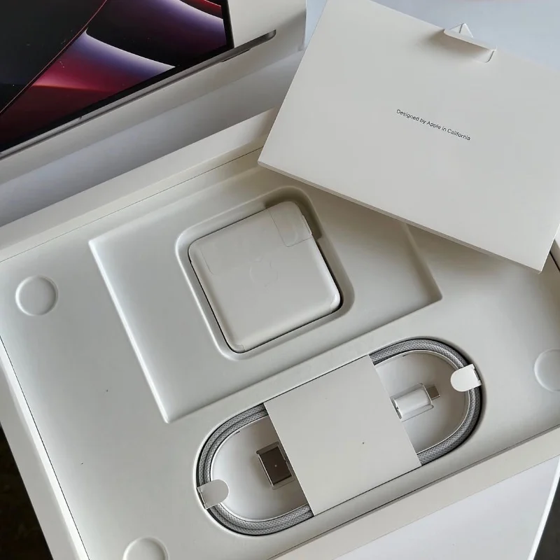 MacBook Pro 14 pouces – Apple M2 Pro | 16 Go RAM | SSD 512 Go 3