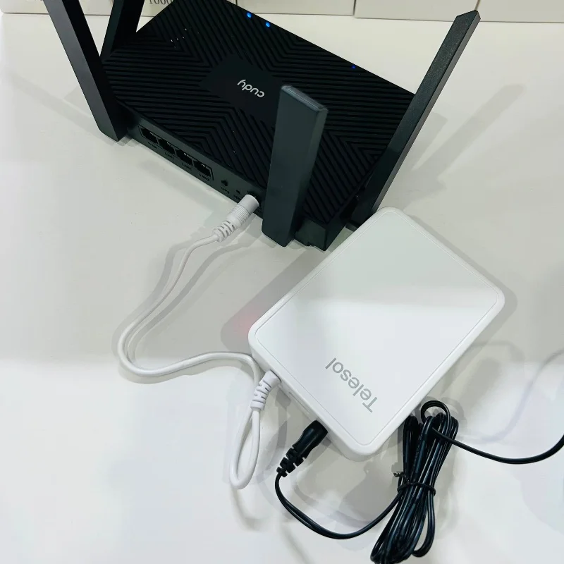 TELESOL TU10 UPS – Mini Onduleur Intelligent 10 000 mAh - photo 1