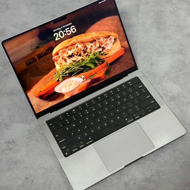 MacBook Pro 14 pouces – Apple M2 Pro | 16 Go RAM | SSD 512 Go 6