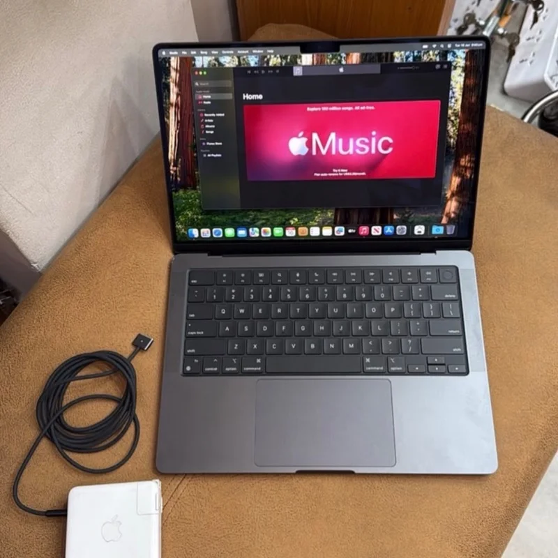 Apple MacBook Pro M4 Max 16” – 1To 48Ram 