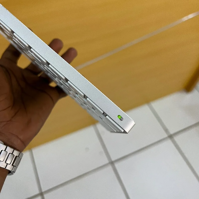 Apple Magic Keyboard – Clavier Sans Fil Bluetooth 5