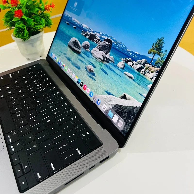 MacBook Pro 14 pouces (2021) – Apple M1 Pro | 32 Go RAM | SSD 512 Go 5