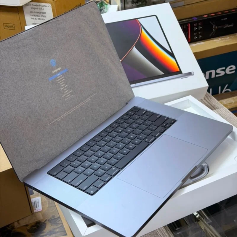 Apple MacBook Pro M1 (16")- 2To 32Ram  6