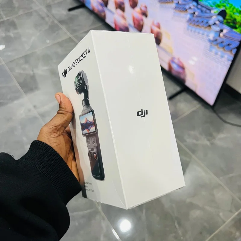 DJI Osmo Pocket 4 Creator Combo 4