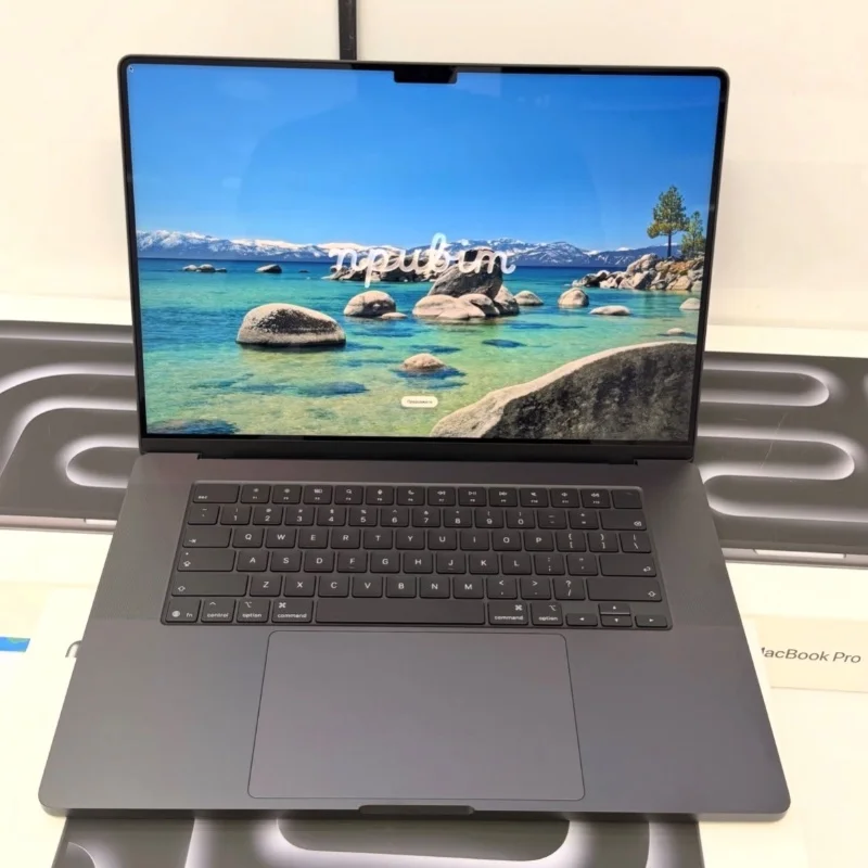 Apple MacBook Pro M5 - 16" 5