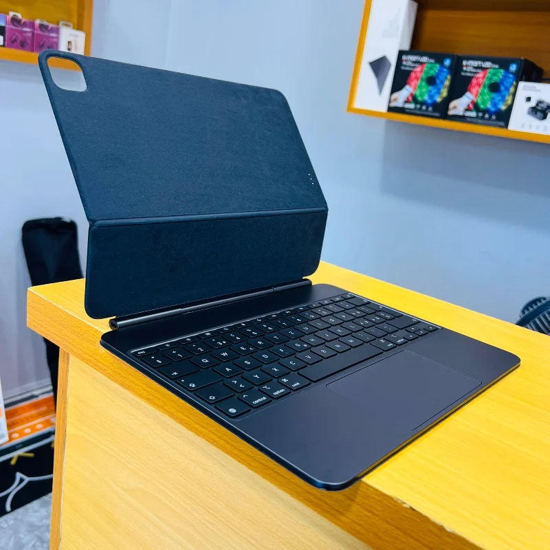 Clavier Apple Magic Keyboard – iPad Pro 13”  3