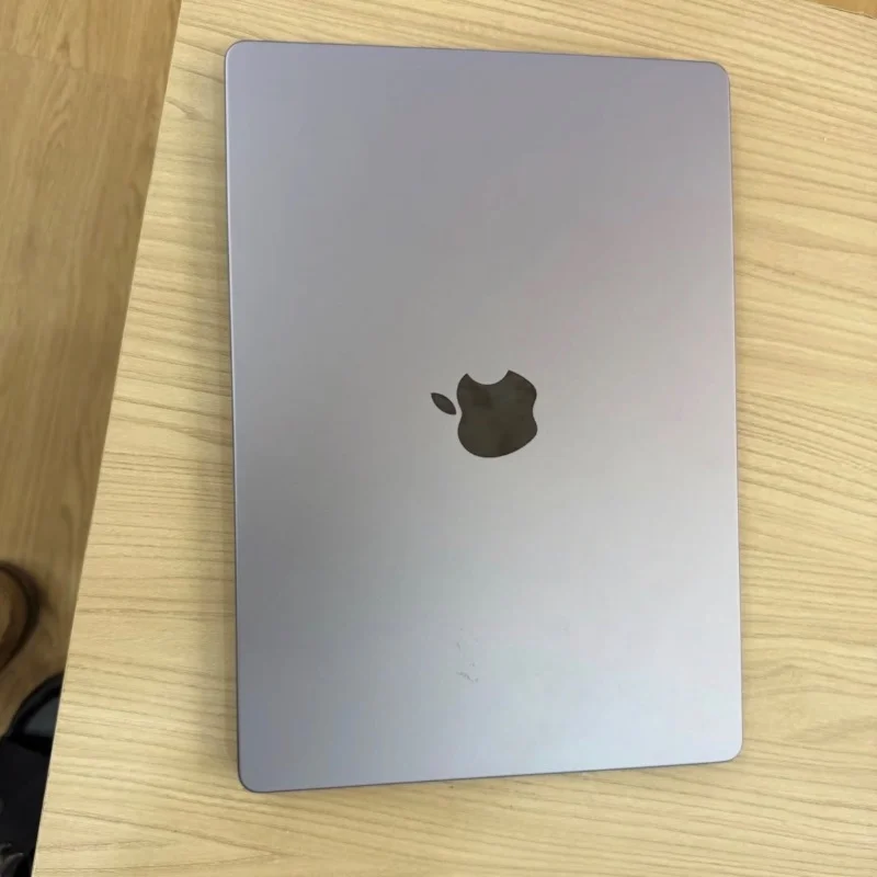 MacBook Pro 14 pouces – Apple M2 Pro | 16 Go RAM | SSD 512 Go 5