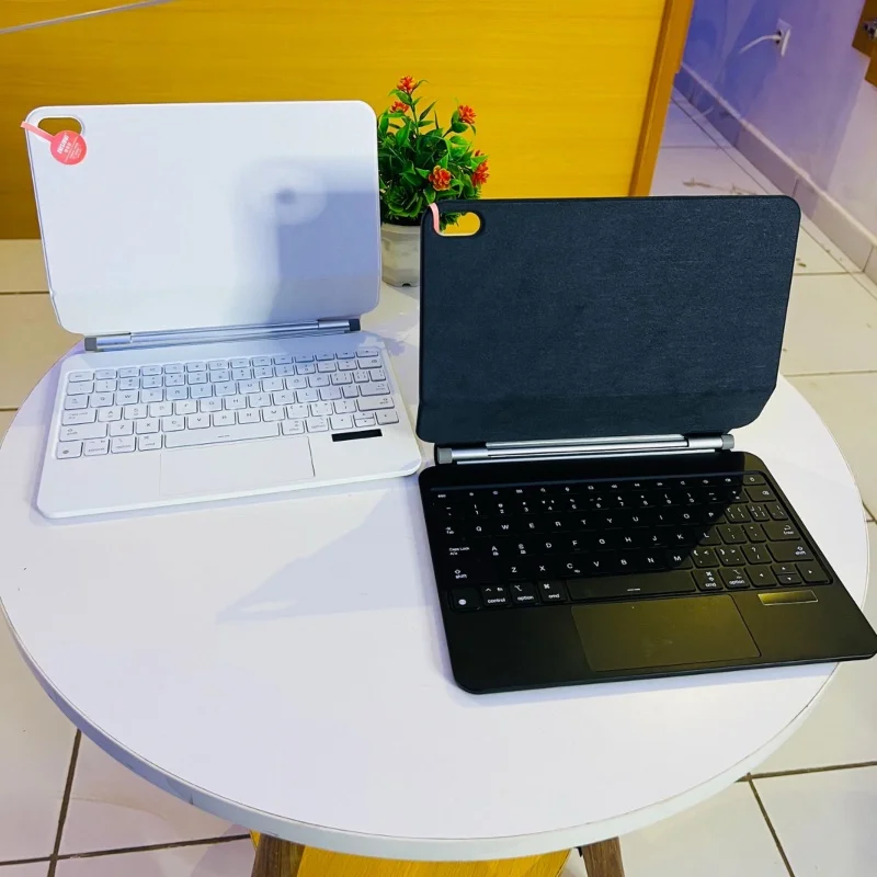 Étui Clavier Magnétique Rétroéclairé pour iPad 10e Génération (10,9”) 6